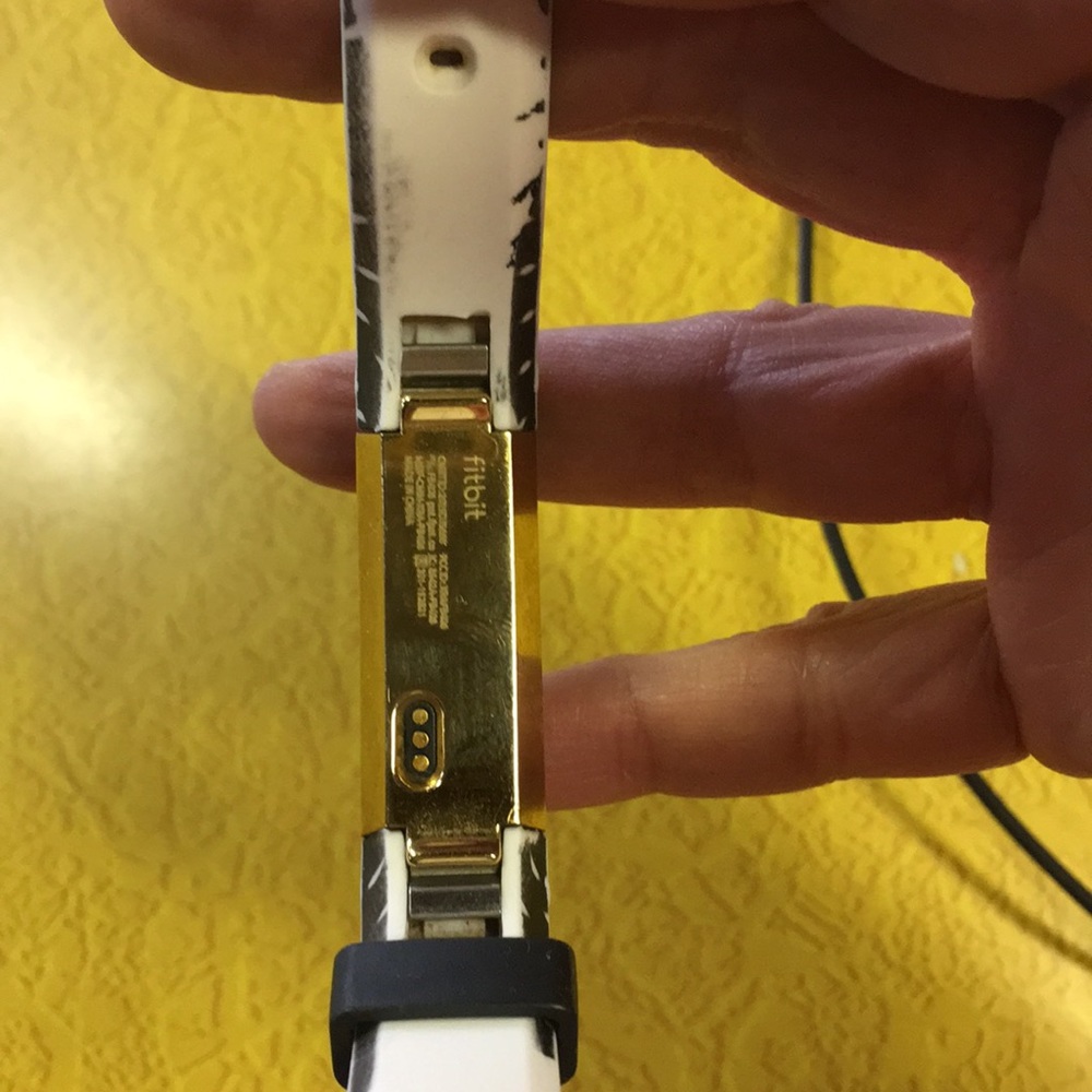 Fitbit Alta - Picture 3 of 3